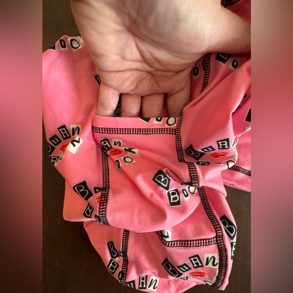 Mean Girls “Burn Book 💋” Full Length  TC2 Leggings - Picture 4 of 5